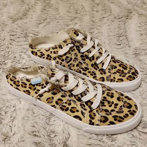 Obtaom Leopard Shoes Size 10